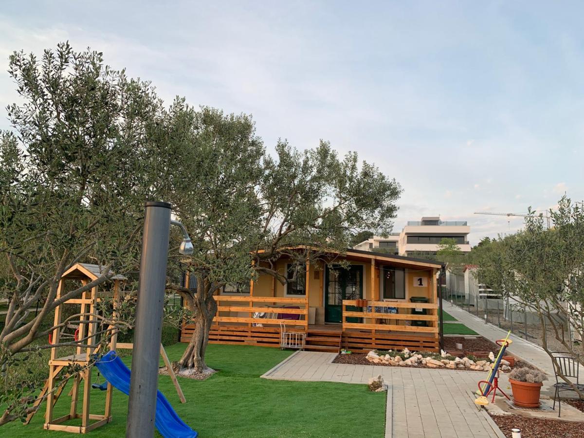 Kamp Karla & Bruno Hotel Sveti Filip i Jakov Exterior photo